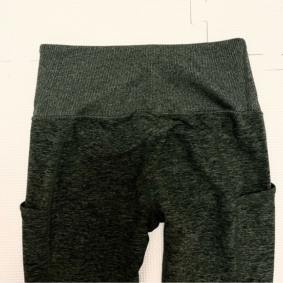 Kirkland Signature Dark Green Brushed Leggings Side Pockets Size Small - Picture 7 of 10